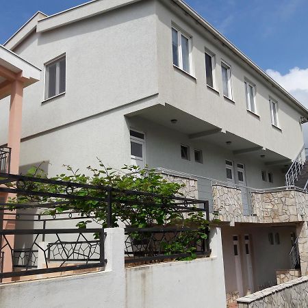 Apartments Vila Kurtagic Dobra Voda Luaran gambar