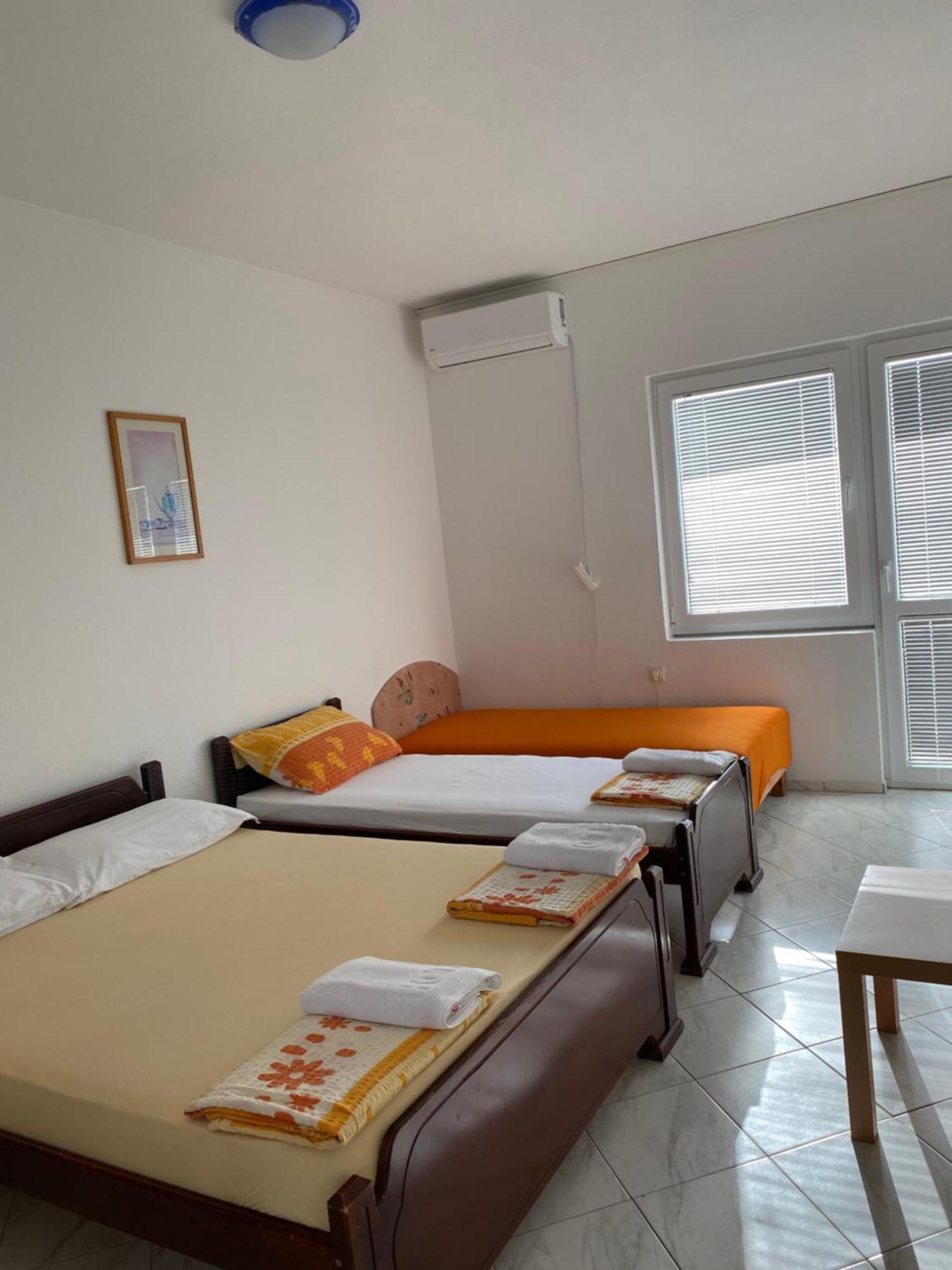 Apartments Vila Kurtagic Dobra Voda Luaran gambar