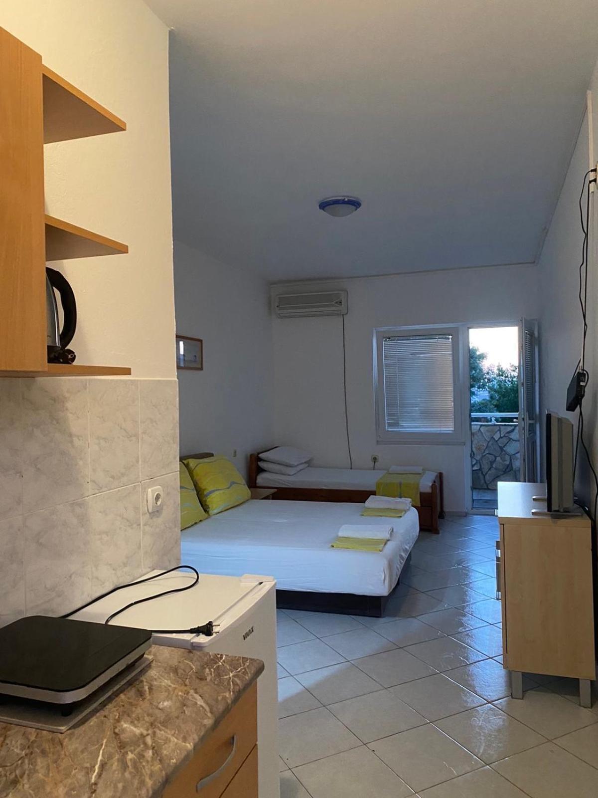 Apartments Vila Kurtagic Dobra Voda Luaran gambar