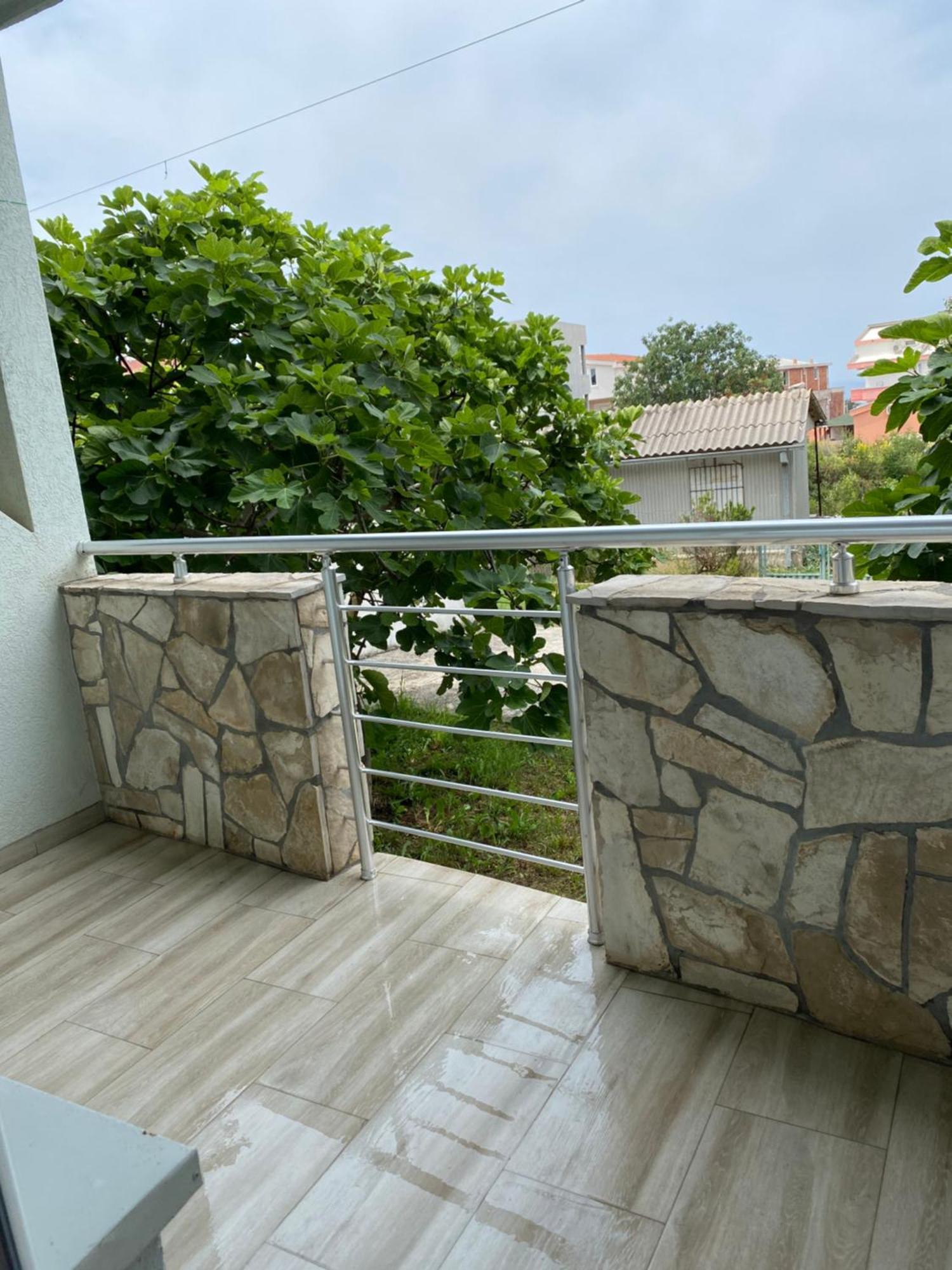 Apartments Vila Kurtagic Dobra Voda Luaran gambar