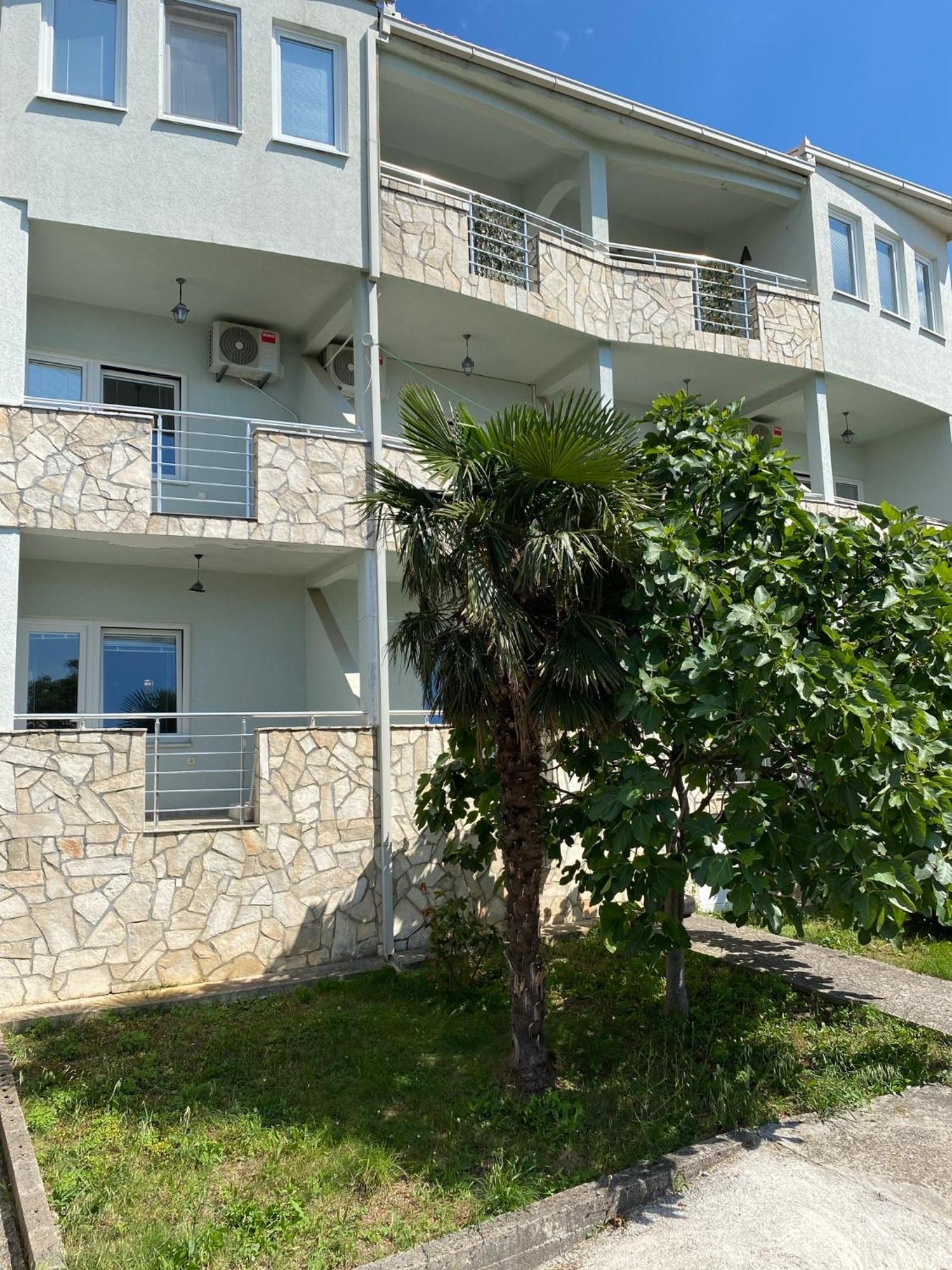 Apartments Vila Kurtagic Dobra Voda Luaran gambar