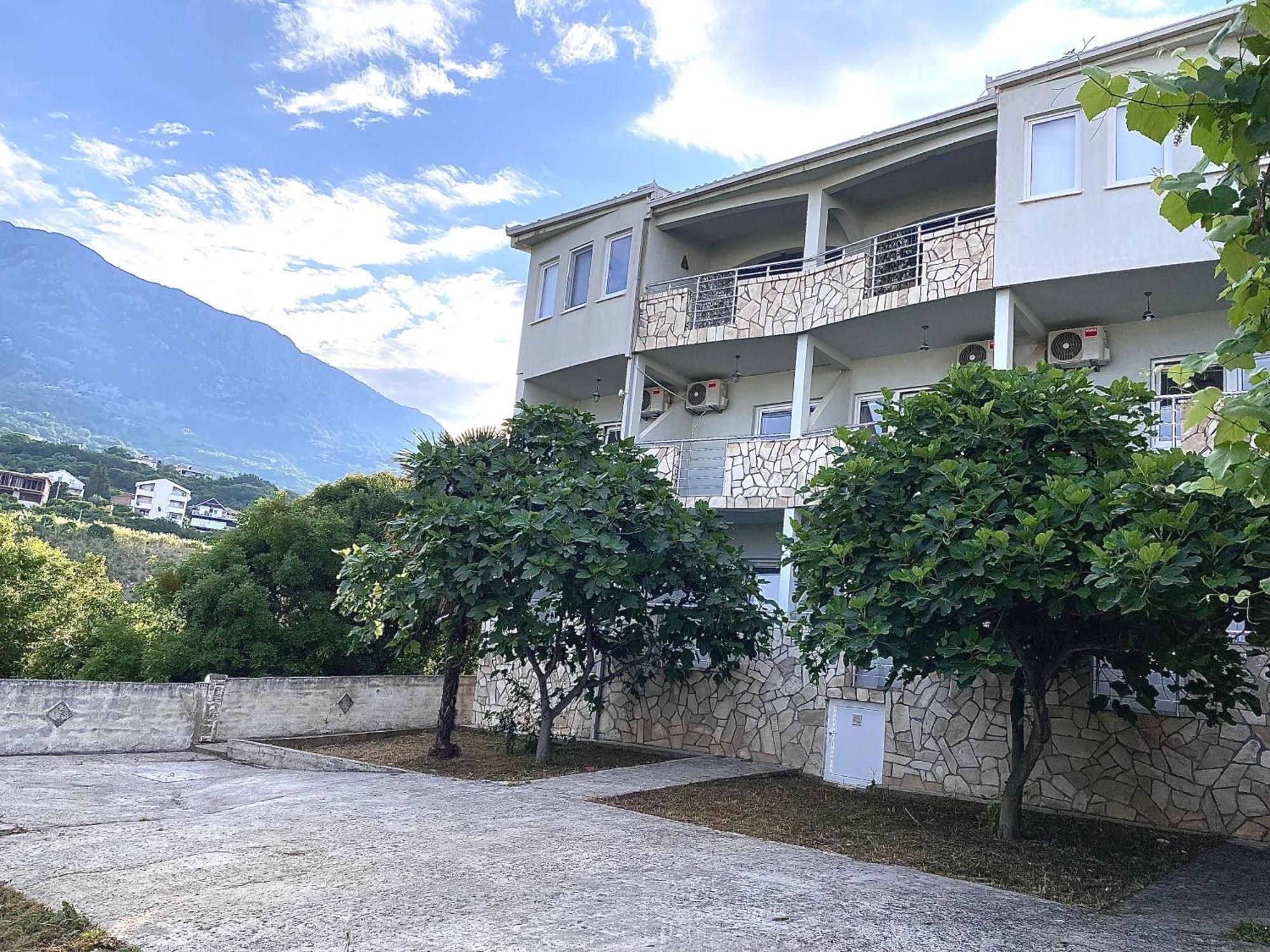 Apartments Vila Kurtagic Dobra Voda Luaran gambar