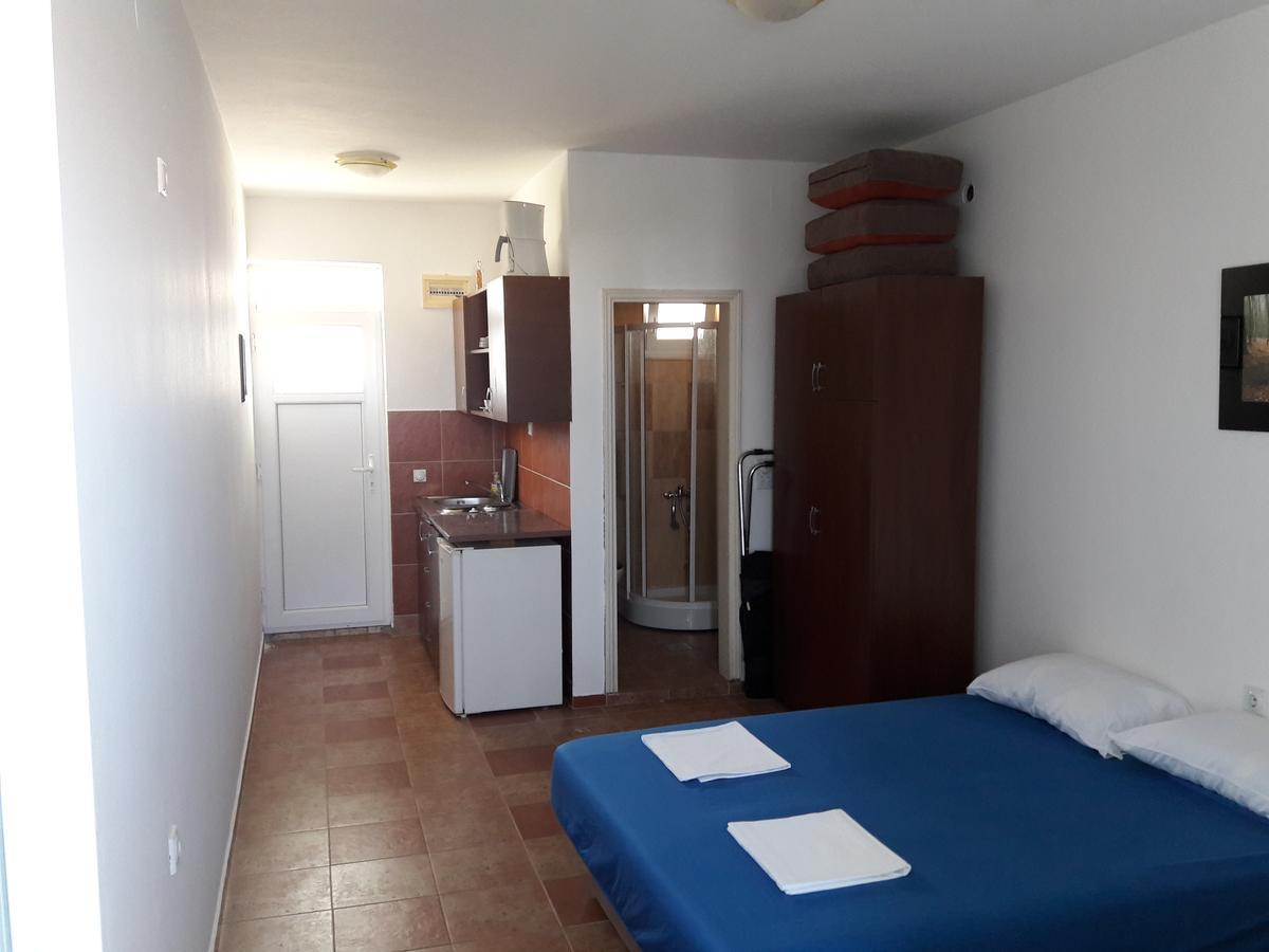 Apartments Vila Kurtagic Dobra Voda Luaran gambar