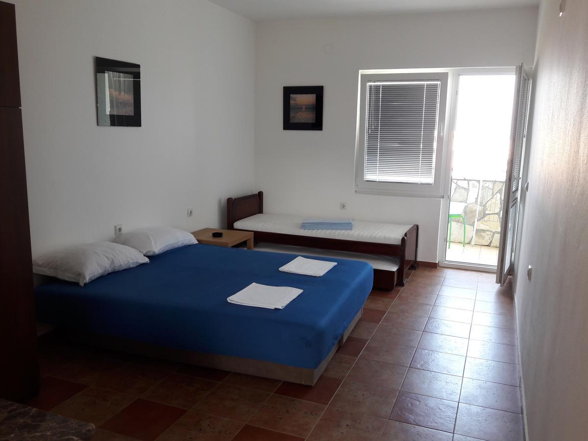 Apartments Vila Kurtagic Dobra Voda Luaran gambar